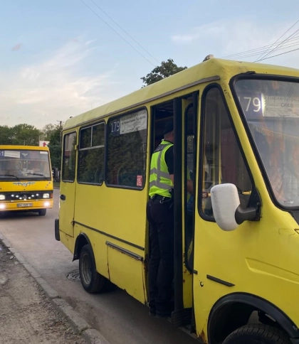 На Львівщині 14 водіїв маршруток оштрафували за їзду без дозвільних документів