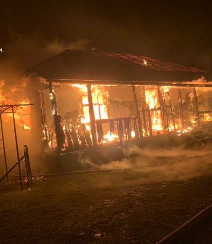 Вогонь повністю знищив житловий будинок: у Дрогобицькому районі понад годину ліквідовували пожежу