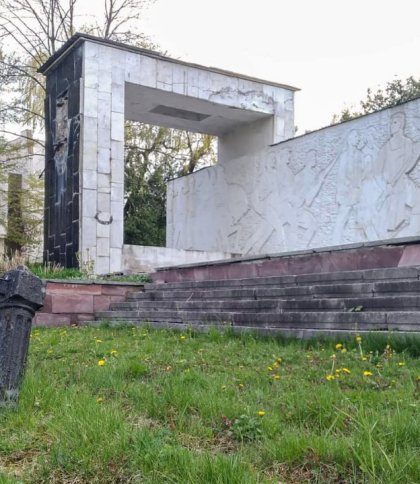 У Трускавці демонтують Меморіал слави радянським солдатам