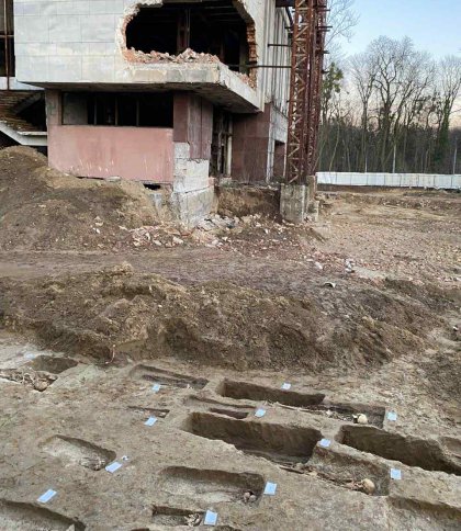 Будівництво на кістках: як у Львові забудовують парк та колишній цвинтар