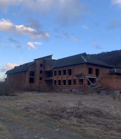 Недобудована школа на Стрийщині