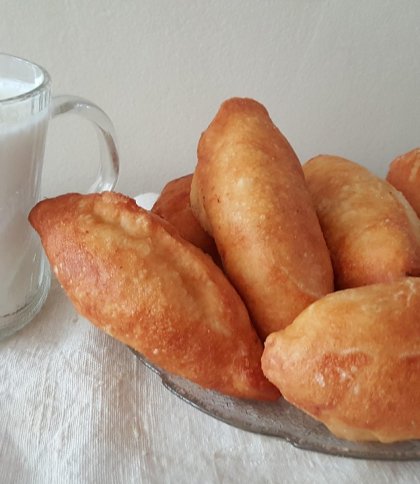 Покроковий рецепт пиріжків з яблуками