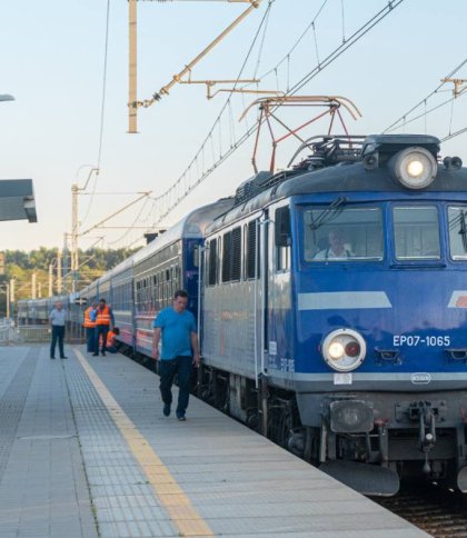 Найдефіцитніший напрямок «Укрзалізниці» поповниться вагонами: у Польщу успішно прибув тестовий поїзд (фото)