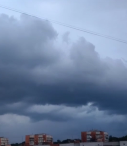 Затоплені вулиці та знеструмлення міста: Львів накрила сильна злива (відео)