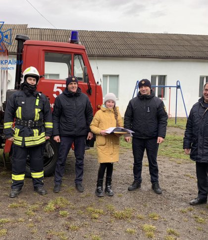 Дитина ледь не згоріла в будинку: на Львівщині 11-річна дівчинка врятувала свого однокласника