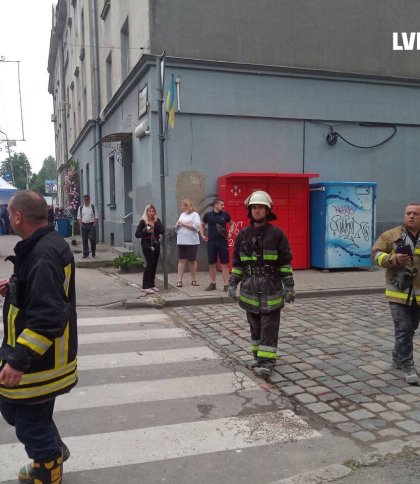 Рятувальник розповів про порятунок мешканців будинку у Львові після ракетного удару