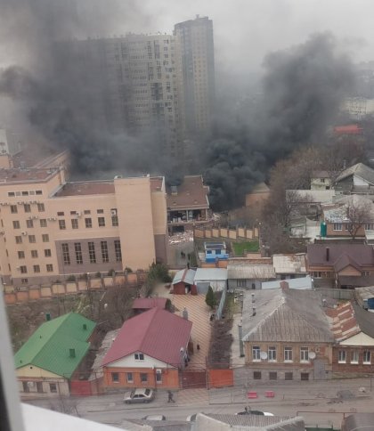 У Ростові після вибуху горить будівля прикордонного ФСБ (фото, відео)