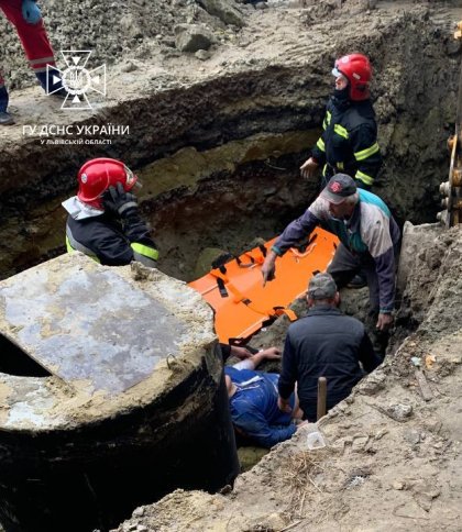 На Львівщині під час копання траншеї на 22-річного хлопця впала бетонна плита