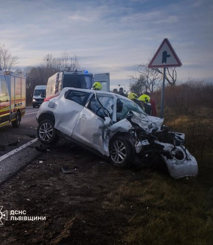 Двоє людей загинули у ДТП у Золочівському районі