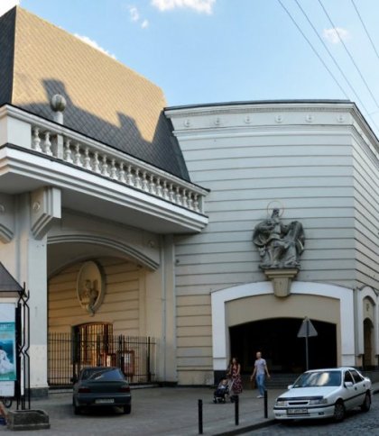 39 митців створять простір для відновлення на виставці "ОАЗА?" у Львові