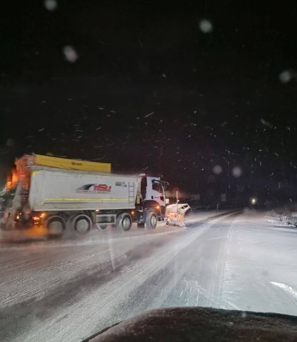 Дороги Львівщини від снігу всю ніч прибирали 124 одиниці техніки