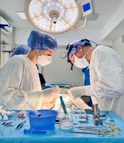 Австрійський хірург прооперував постраждалих від війни дітей у Львові