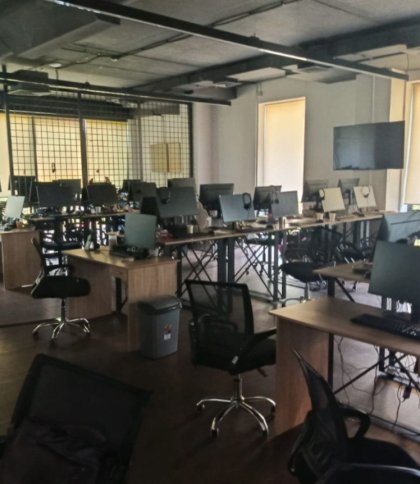 На Львівщині правоохоронці ліквідували 23 шахрайські кол-центри