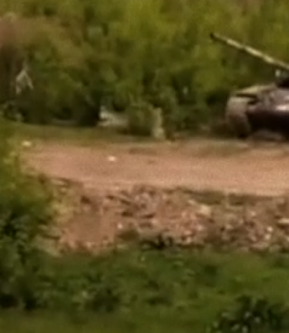 У Маріуполі зафіксували колону російських танків, яка рухалась у бік Донецька (відео)