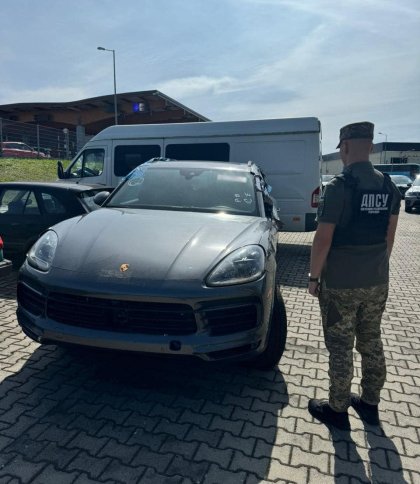 На Львівщині суд оштрафував киянина за ввезення Porsche під виглядом гуманітарки