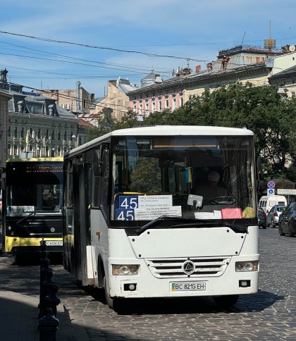 У Львові облаштували зупинку для оновленого маршруту №45