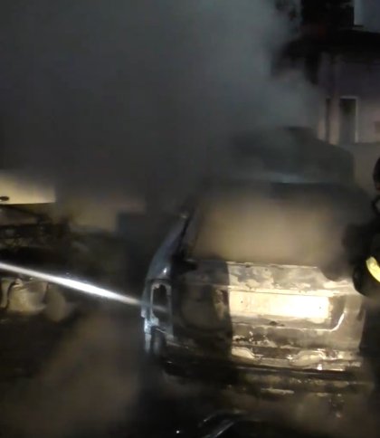 У Львові згорів автомобіль Skoda Fabia