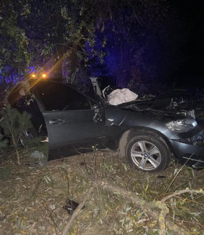 У перекинутому BMW біля Великих Мостів загинув 15-річний пасажир