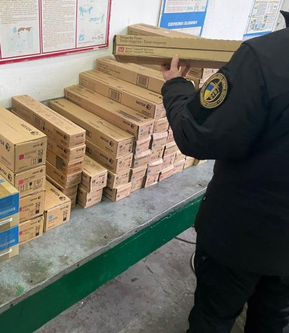 Через кордон на Львівщині 27-річний водій намагався ввезти тонерів на пів мільйона грн