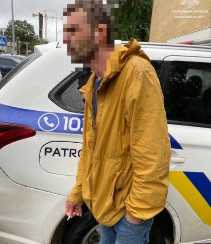 Розгулював вулицями Львова з гранатою: патрульні виявили нетверезого чоловіка