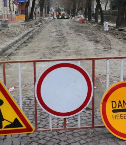 На вулиці Яворницького тривають ремонтні роботи: що там вже зробили