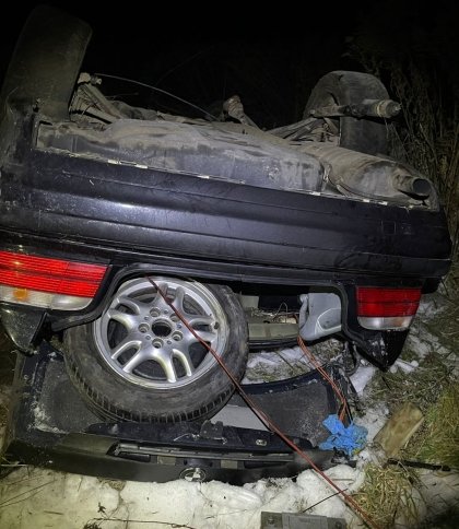 Автівка злетіла з дороги: поблизу Львова у ДТП постраждали троє людей