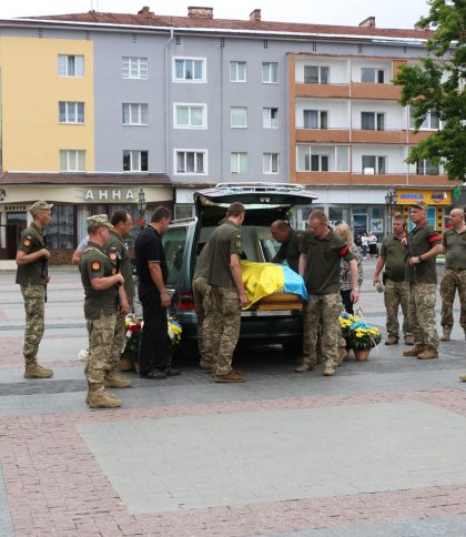 Дрогобич попрощався із загиблим на Донеччині Героєм (фото) 