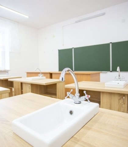 До кінця року всі школи Львівщини матимуть внутрішні вбиральні