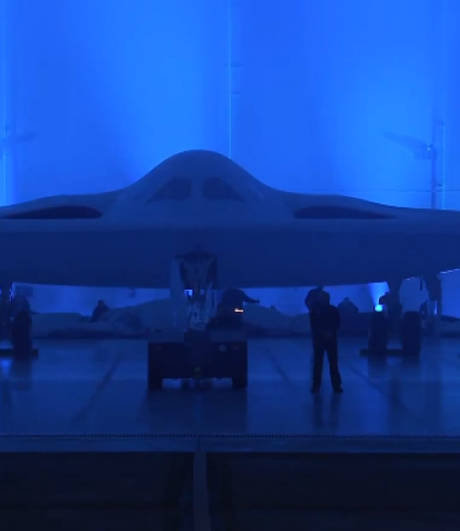 У США показали новий стратегічний бомбардувальник, який вважають найсучаснішим літаком ВМС