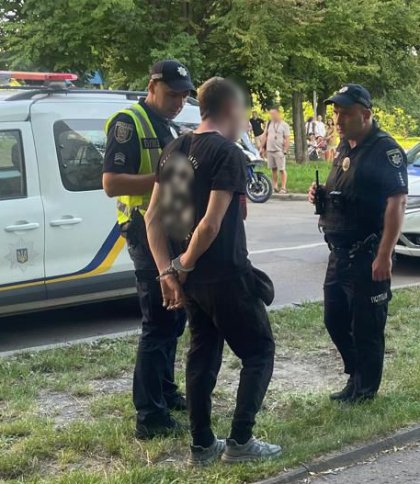 У Львові правоохоронці виявили в чоловіка дві гранати
