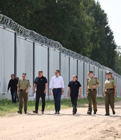 Польща завершила будівництво 5-метрового паркану на кордоні з Білоруссю
