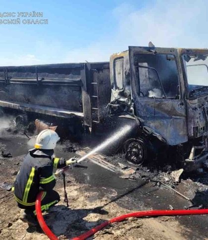 На Київщині вантажівка підірвалась на російській міні