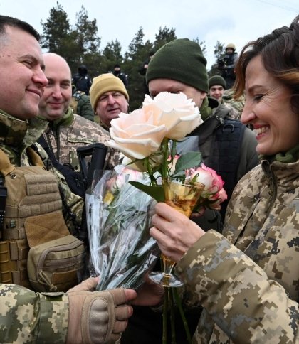 В Україні дозволили брати шлюб із захисниками держави без їхньої присутності