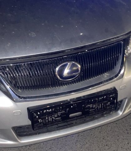 Lexus без номерів