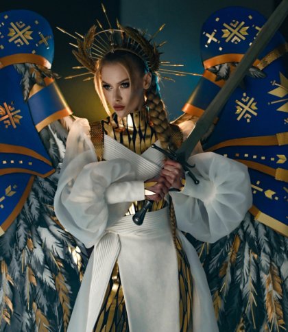 З мечем та крилами: українка приголомшила глядачів на міжнародному конкурсі «Міс Всесвіт-2022» (відео)