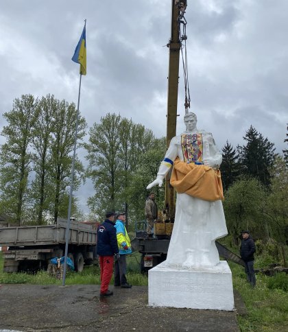 На Львівщині знесли ще один пам’ятник радянському солдату