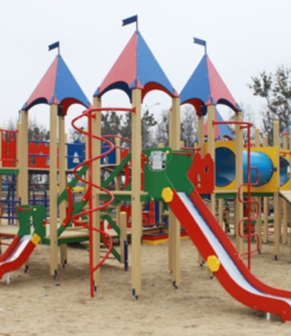 Мешканці Сихова вимагають відновити один з найбільших в районі дитячий майданчик