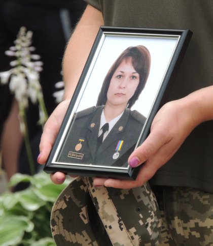 На Львівщині попрощалися із загиблою захисницею: без мами залишилися дві донечки 