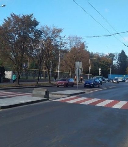 Створили додаткову смугу та перенесли пішохідний перехід: у Львові на вулиці Стрийській змінили схему дорожнього руху