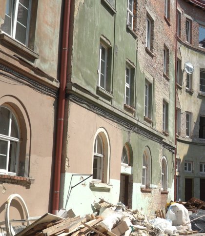 Відновлення зруйнованих будинків на Стрийській