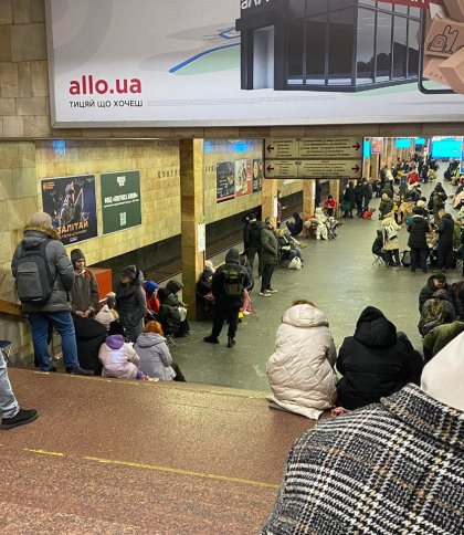Кияни ховаються в метро під час ракетного обстрілу 21 березня 2024, фото Марії Ковальчук/«Укрінформ»/Telegram
