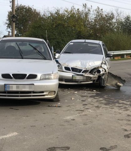 Зіткнулися два легковики: на Львівщині 63-річна жінка постраждала у ДТП