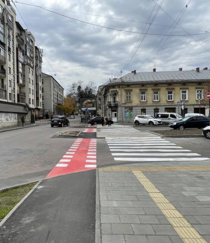 У Львові облаштують тротуар та велодоріжку на технічно складній вулиці