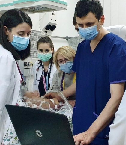 Санавіація в дії: львіським медикам вдалось врятувати немовля з Ужгорода