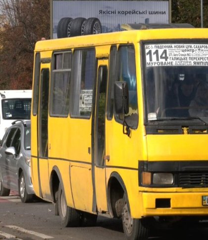 Вісьмох водіїв приміських автобусів Львівщини оштрафували за їзду без дозвільних документів