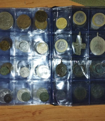 Прикордонники затримали 27-річного українця, який намагався вивезти до Польщі колекцію монет