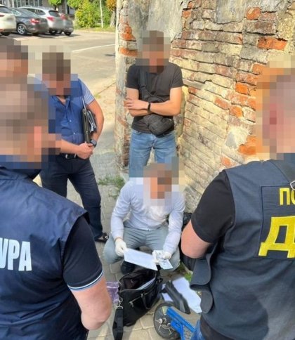 Правоохоронці Львівщини затримали директора благодійної організації, який допомагав ухилянтам покинути країну