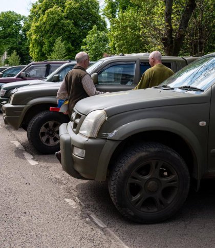 Британські фермери передали військовим Львівщини 30 позашляховиків