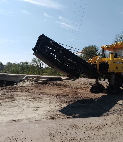 На Львівщині триває ремонт зруйнованого повінню мосту: які роботи вже виконані