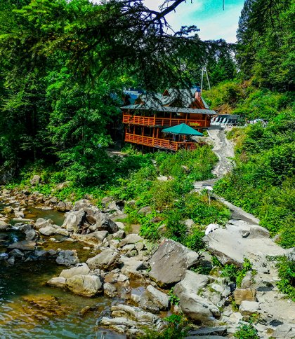 Суд зобов`язав підприємця знести магазин біля водоспаду "Кам'янка" на Львівщині